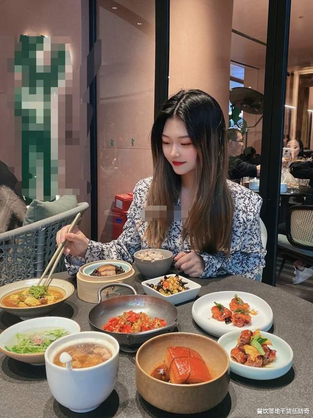 餐饮老板：十几块钱的快餐，还学人家搞这个，吃饱了撑着吧？