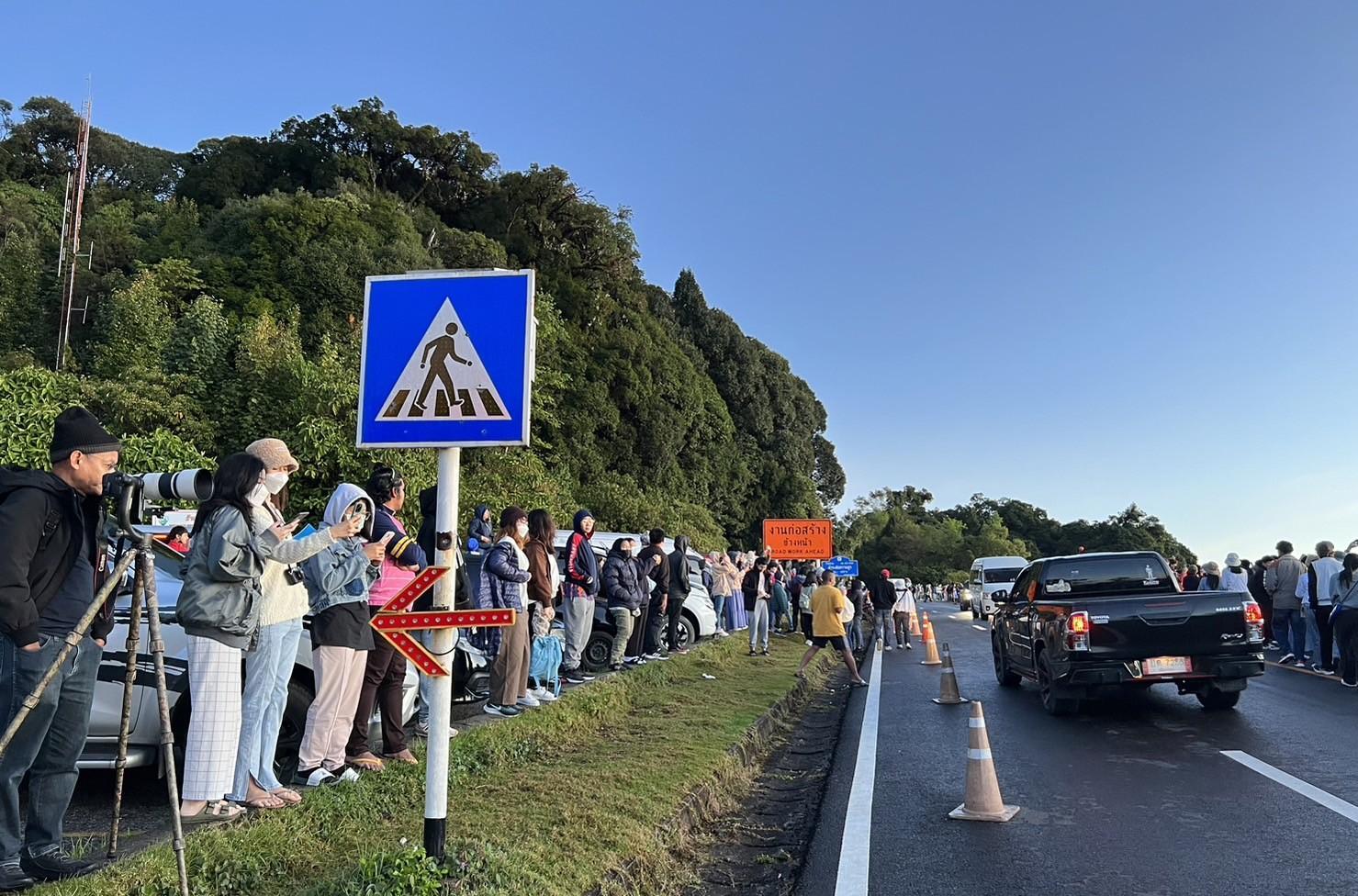亲近冷季风光！泰国清迈茵他侬山、黎府浦卡东国家公园迎大批游客
