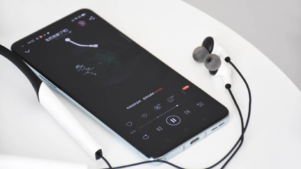 理光|Sanag H3電競掛脖藍牙耳機：賽博朋克風格 全程低延遲