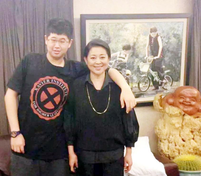 央视|央视名嘴的孩子们在干啥?水均益女儿进央视,白岩松儿子成主播!