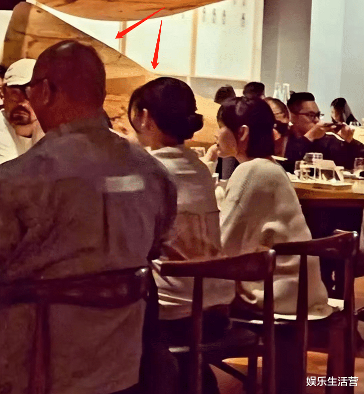 大s|大S具俊晔穿情侣装，两人为爱纹身，纹身含义曝光，汪小菲该酸了