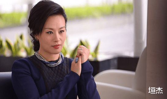 姚晨|“职场拽姐”不要硬演,看这6位女星告诉你,啥叫霸气侧漏