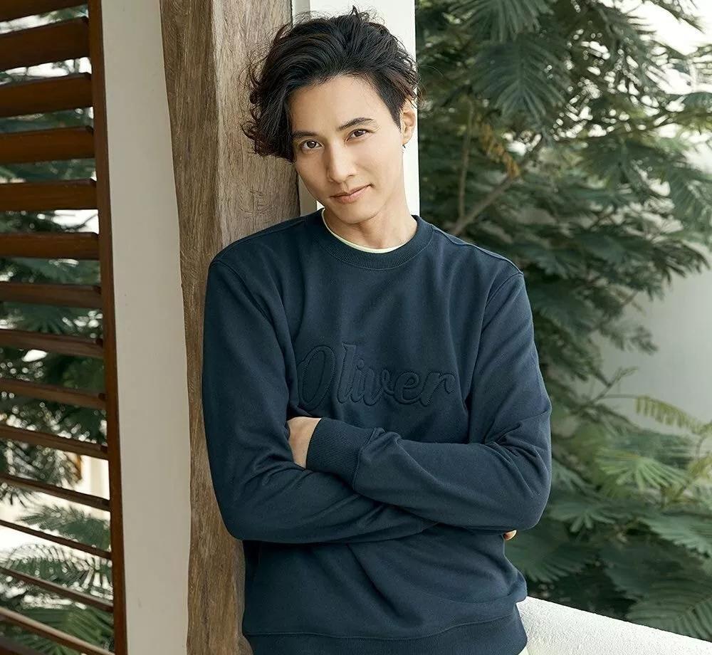 元斌|他十一年没拍戏,因为长得太帅,仅靠脸就有花不完的代言费