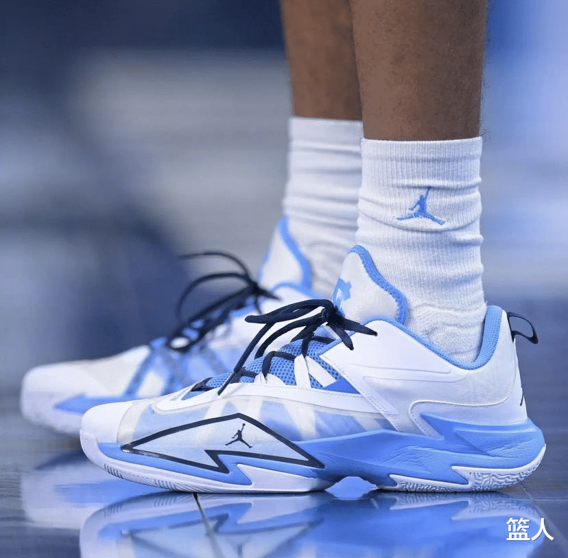 耐克|NBA球员上脚：德罗赞穿Kobe10，NCAA的球鞋很帅！