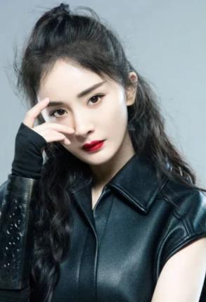 杨幂|离婚后，杨幂一直在追爱的路上，却始终没有遇到真爱!