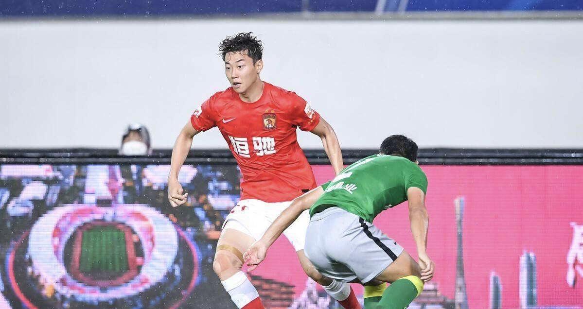 沙特队|从1-0到3-2！中国决战沙特，首发浮现，期待小鬼当家，CCTV5直播