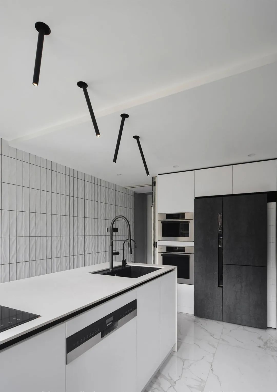 自由开放、清新简约，这个140m2小三房，颠覆了我对家的想象！