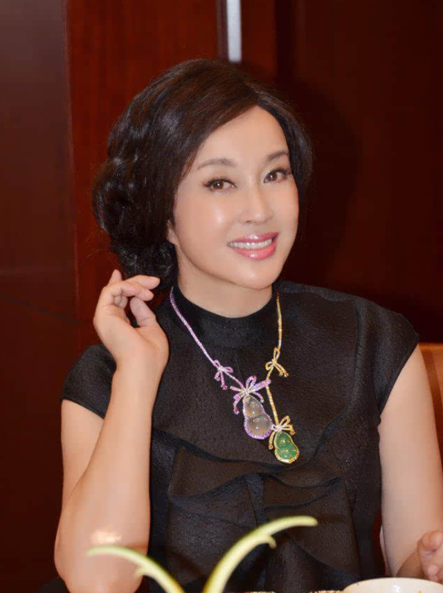 张柏芝|?花钱如流水的8位女星，有钱也养不起，消费高到你不敢想象