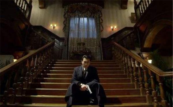 伪装者|伪装者:他看似操纵全局,手握大局,实则活的人不人鬼不鬼!