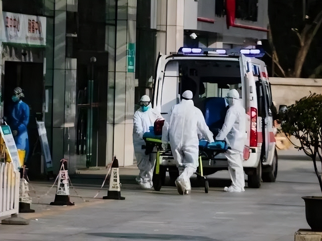 北京女子协助母亲跳楼,获刑3年不服上诉:请判我死刑