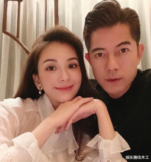 郭富城|郭富城小22岁妻子深夜晒婚礼照片，手上钻戒太抢眼，网友直呼嫉妒