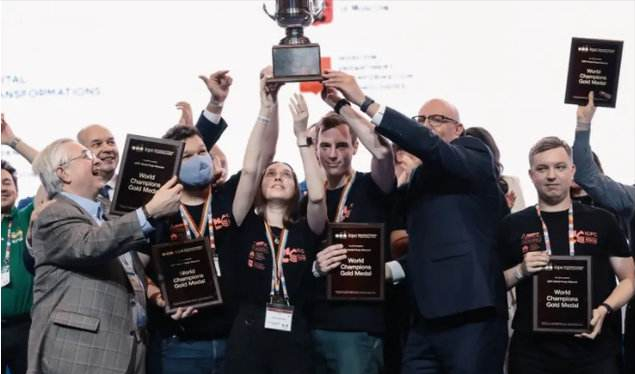 realme|俄罗斯00后“天才情侣”，正式加入华为公司，女方曾获世界冠军