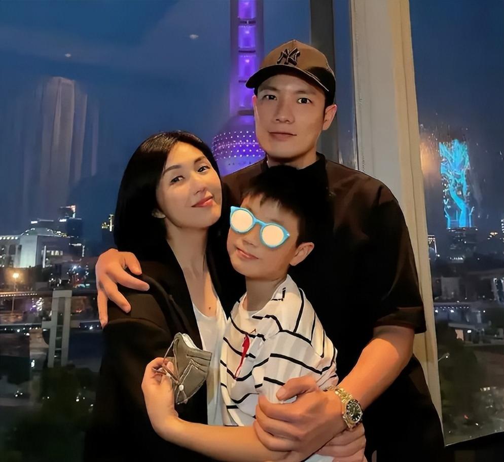 港台明星|港台明星现内地潮,这4位港台明星内地发展,坐拥豪车豪宅名利双收