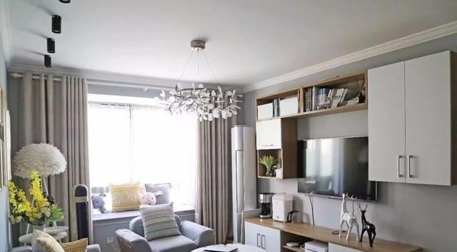 75㎡紧凑两居装修,花3万做全屋定制,小户型收纳也不愁!
