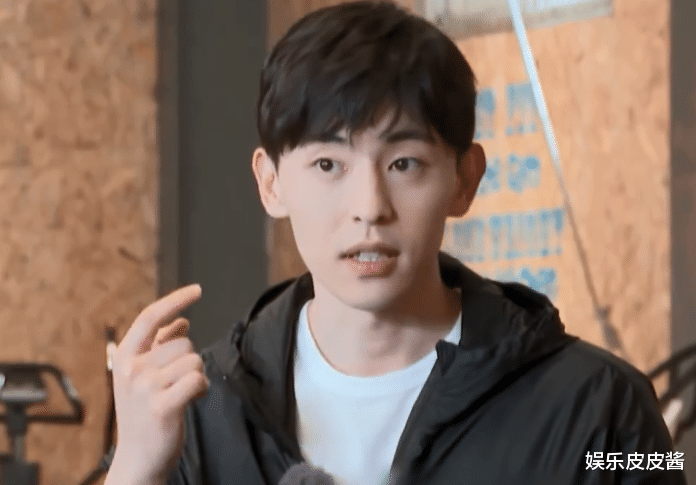 邓伦|30岁邓伦的兢兢业业:努力十年的“一副好牌”,却被他打得稀巴烂!