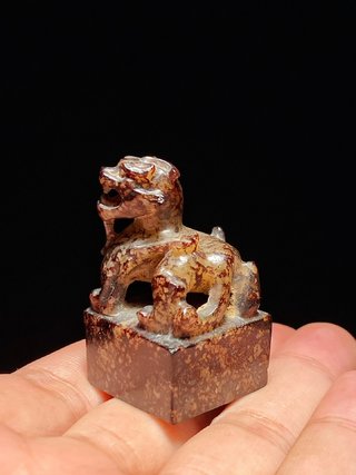 和田玉籽料|汉 和田玉籽料沁色 辟邪钮印 兽钮 玉印 印章