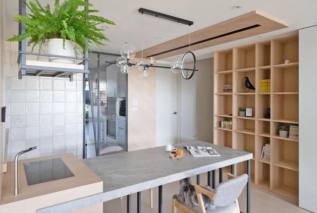 看了她家，才知道什么叫岁月静好，光一个客厅就把我迷住，超美