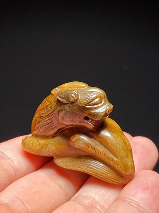 和田玉籽料|元 和田玉籽料 留皮受沁 瑞兽 挂件 把件