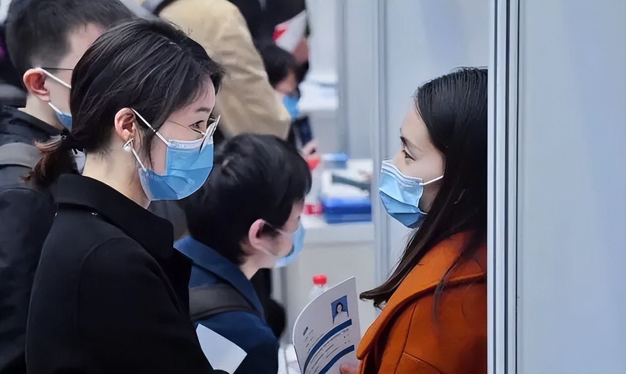 辅警|工作8年后选择辞职，辅警说出内心真实想法，可惜却又无可奈何