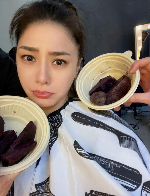 运动减肥 41岁阿娇为减肥太卖力！一天仅吃7块紫薯，下巴溜尖脸部瘦一大圈