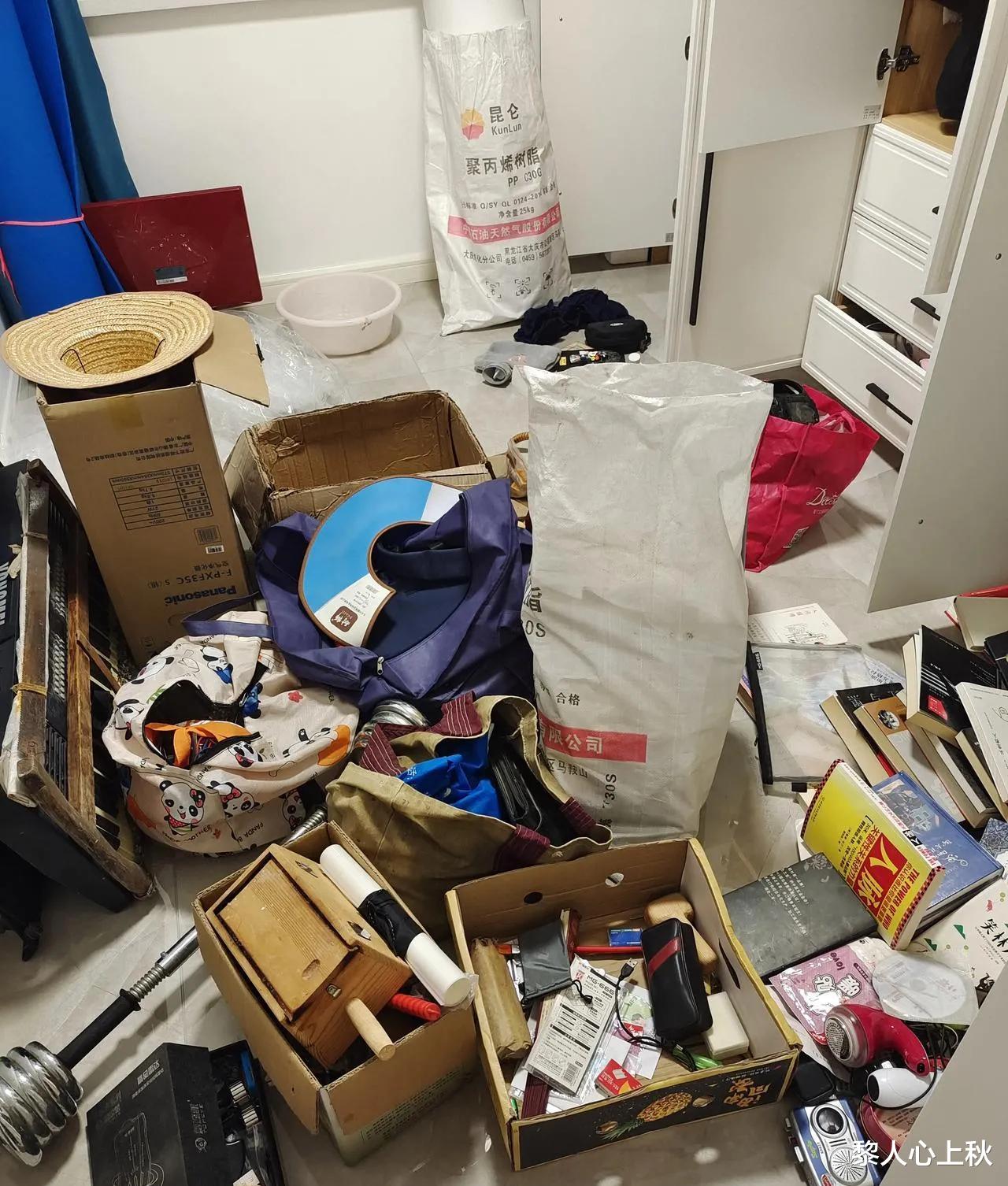 新买的房子装修好了,就在刚刚,老公摔门而去