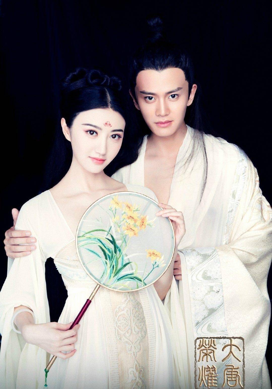 任嘉伦|《大唐荣耀》任嘉伦景甜的这组海报又般配又唯美，广平王满眼深情