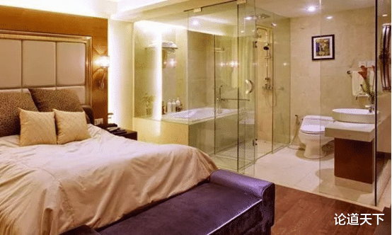 卧室带卫生间,到底好不好?过来人说出经验:真的很不值!