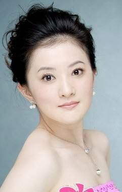 金铭|她是最小的“琼女郎”，出道就是巅峰，如今40多岁依旧孤身一人