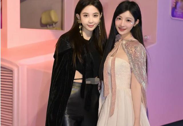 宣云|潘玮柏老婆宣云晒和程晓玥合影,眼神方向不一致,被质疑蹭合影