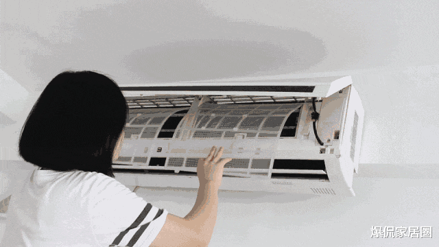 纱窗脏了全是“灰”怎么办？教你一招：不用拆窗，旧窗变新窗