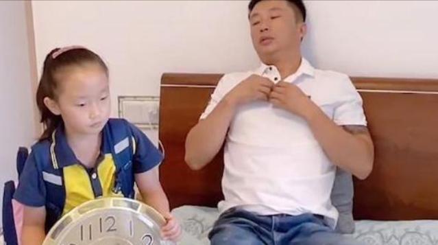 央视|被央视点名表扬!网红三石父女靠日常斗智斗勇,圈粉600多万爆红