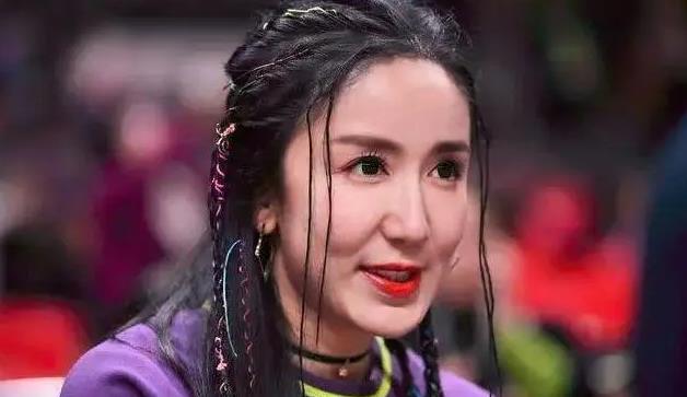 张蔷|女星张蔷整容失败责怪医生，向网友展示眼角疤痕，直言有容貌焦虑