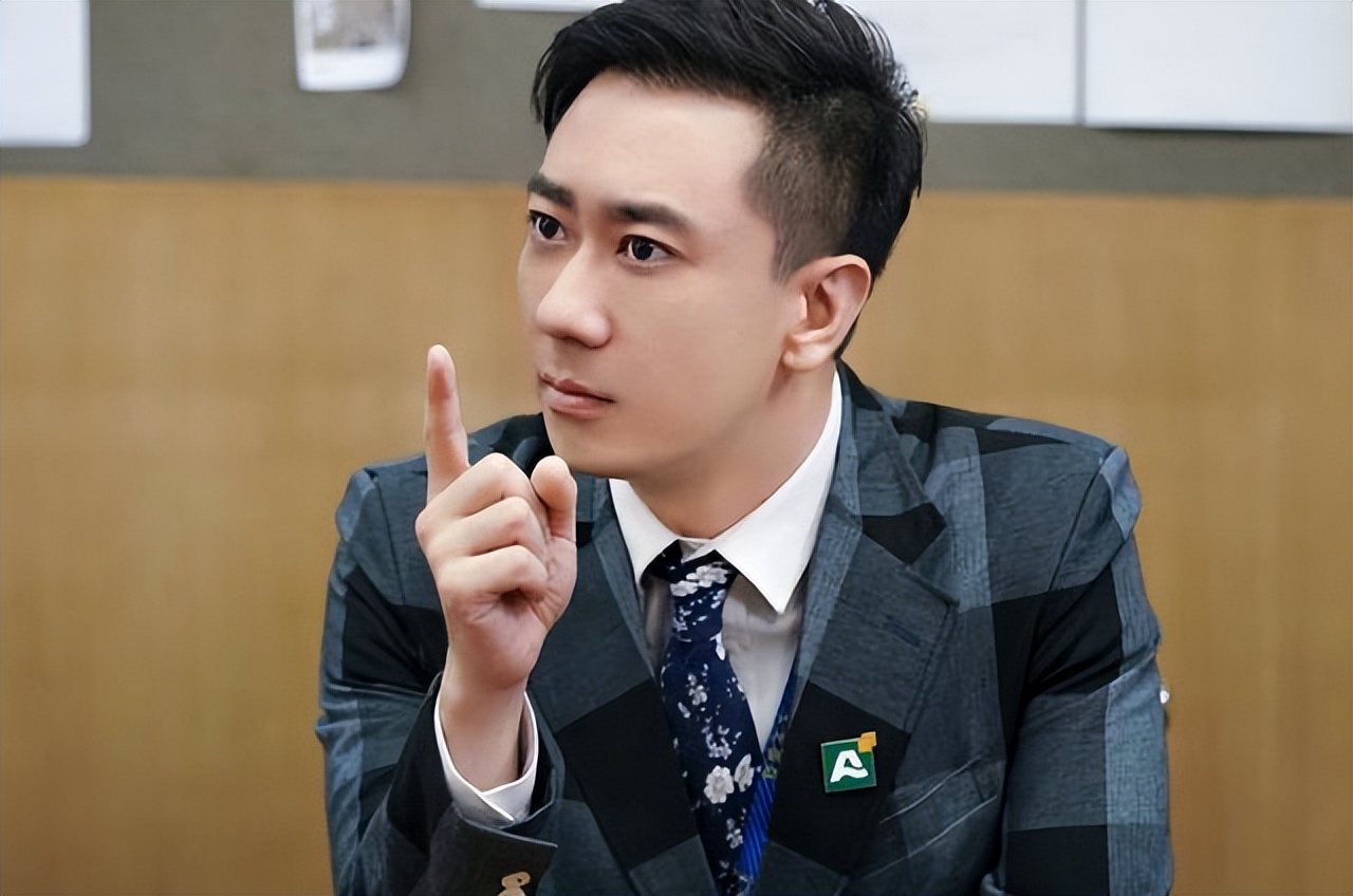 新房|真实故事:新房卧室里传来喘息声,我躲在门外,撞破了婆婆的秘密