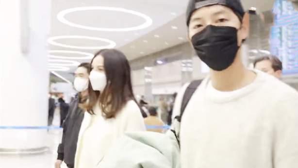 宋仲基|宋仲基英国女友近照曝光！长相甜美不输宋慧乔，恩爱同行不惧镜头