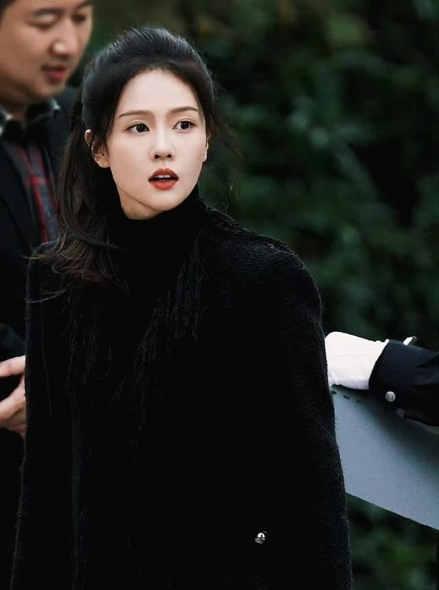 白鹿王鹤棣爱情剧流出，彼此对视美感十足，上演最美CP