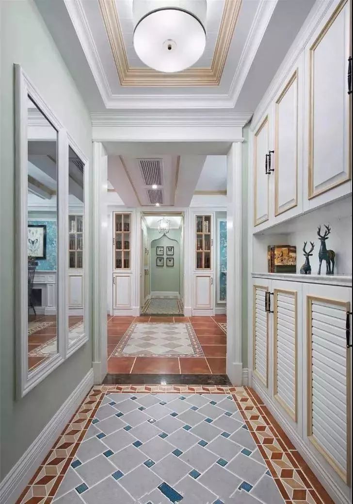 装修几个地方要装柜子，少装一个都是麻烦