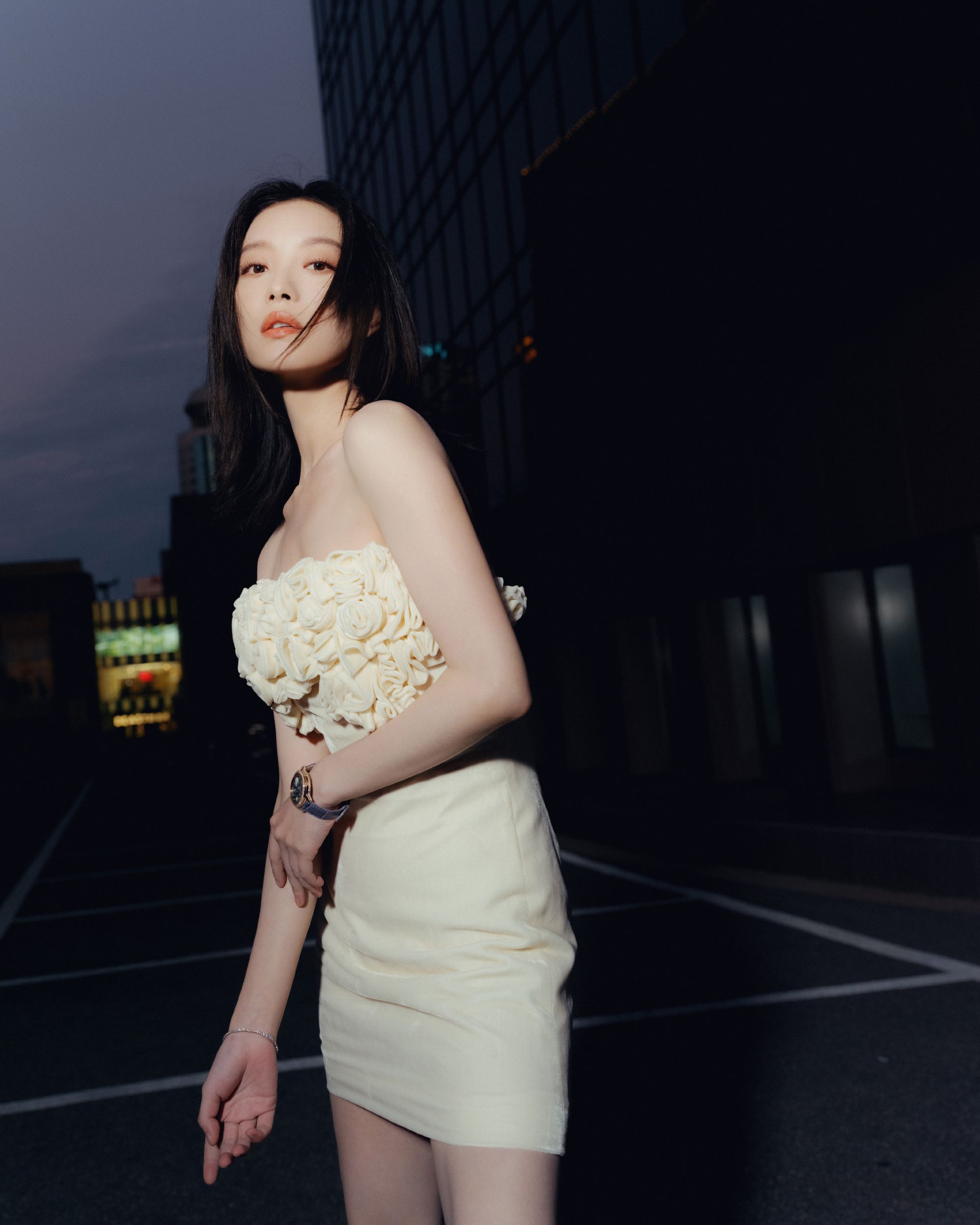 倪妮|倪妮真不适合穿短靴,造型师太不走心了,170大美女拍成了1米5