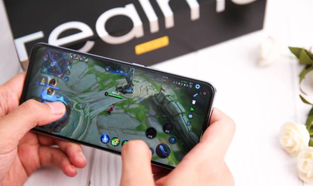 realme|12G+256G低至1519元,天玑1200旗舰大方离场,性价比到位了