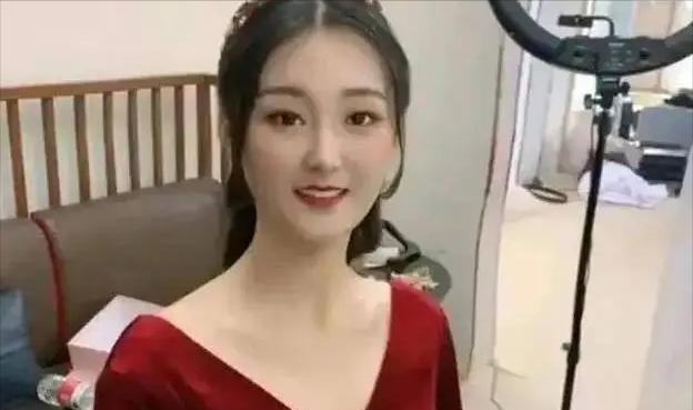 陈亚男|朱晓伟“梅开二度”，大衣哥迎来新儿媳，身材姣好不输陈亚楠