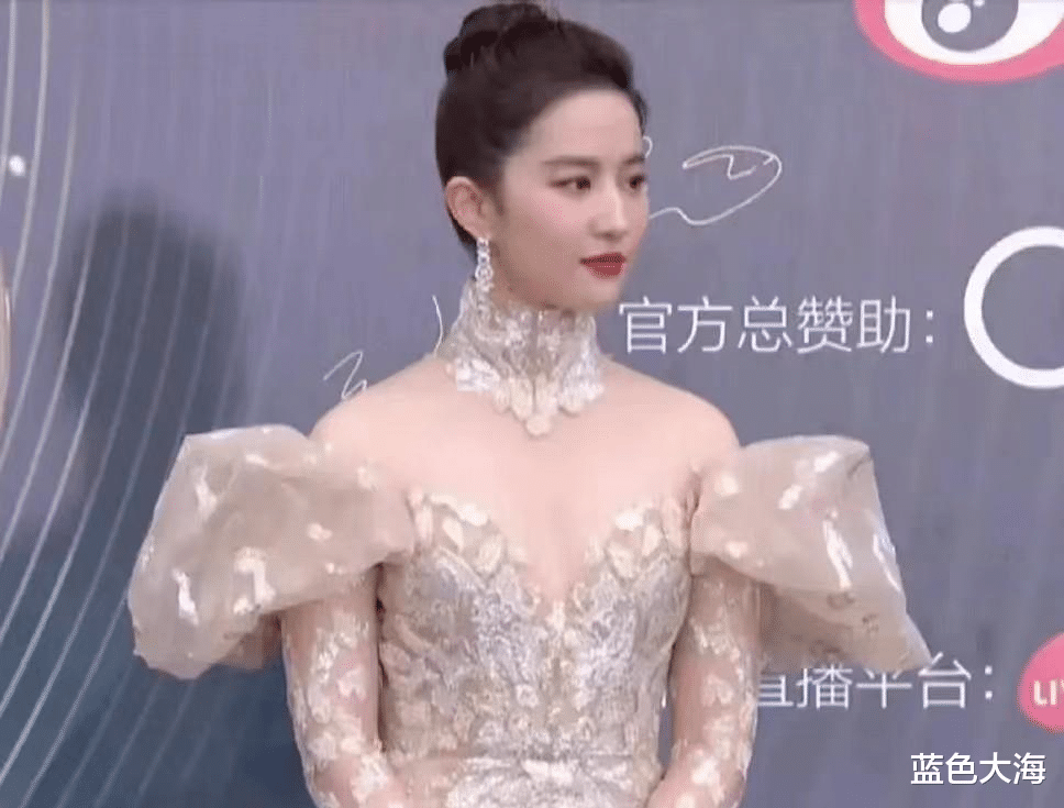 姚晨|2022年“红毯翻车”的女星：孙俪太土，周冬雨干瘪，姚晨像女妖精