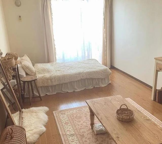 日本小姐姐的温馨原木风家居照,一人独居,生活品质,不辜负自己