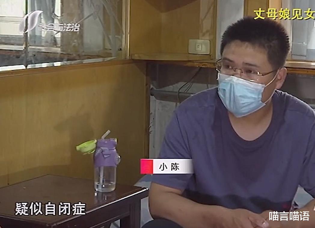 孩子患病,媳妇躲回娘家,男子找上门遭丈母娘拿扫帚撵:扔了算了