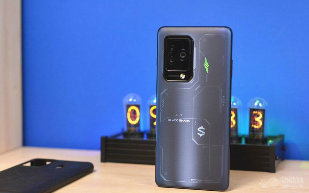 游戏手机|裁员加欠薪，游戏手机“一哥”怎么这么快就要凉了？