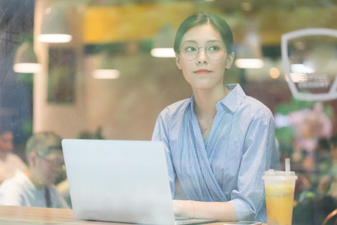 hr|职场上，遇到小人，别急着翻脸，要学会以下三种心计