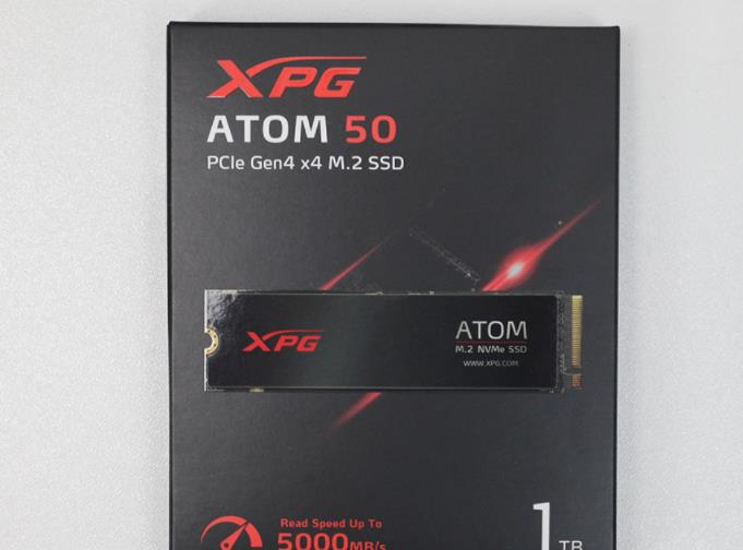 SSD评测：ADATA XPG Atom 50 1 TB -图片和组件