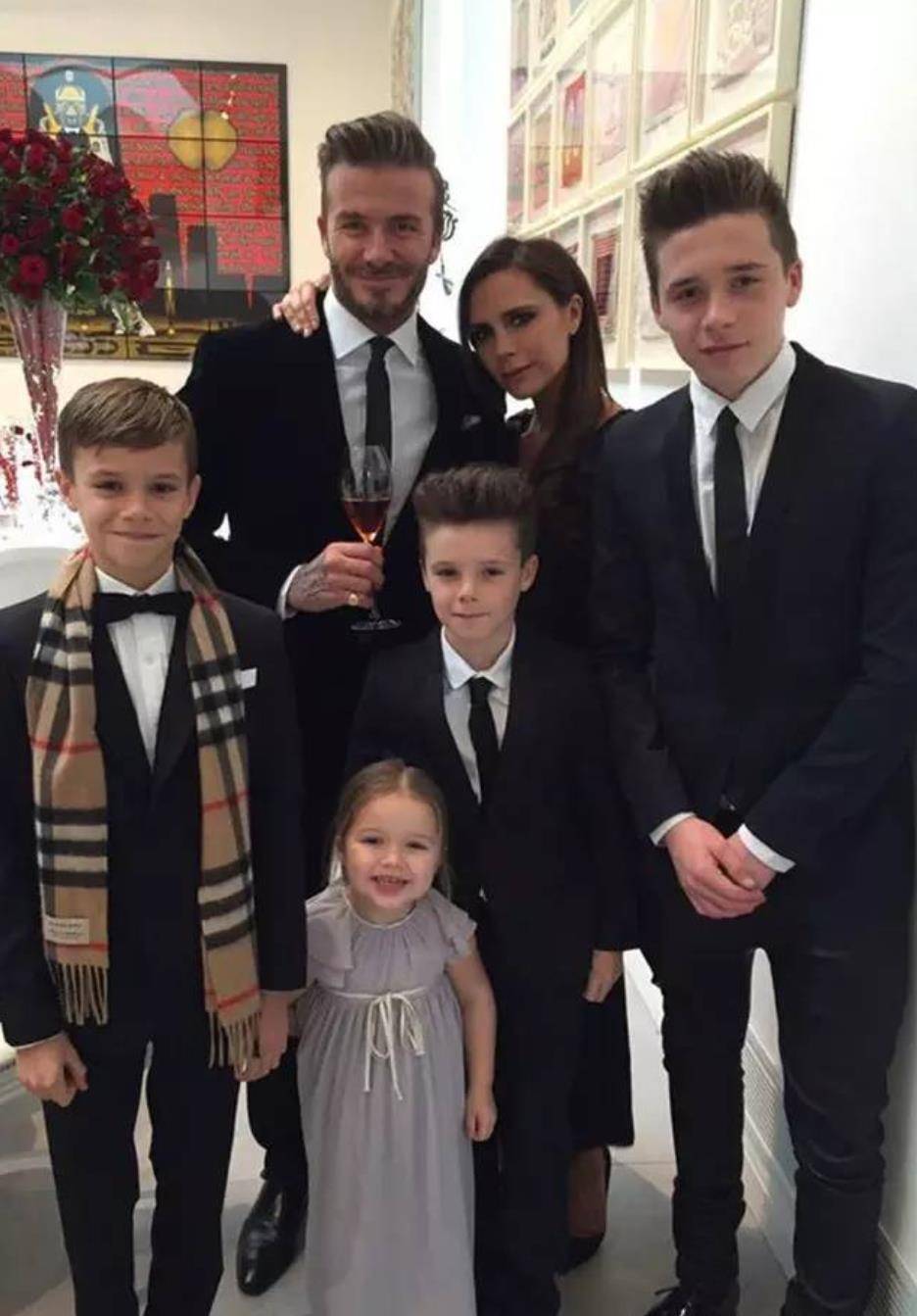 |全球公认的5大美男子:中国仅一人上榜,真是风度翩翩