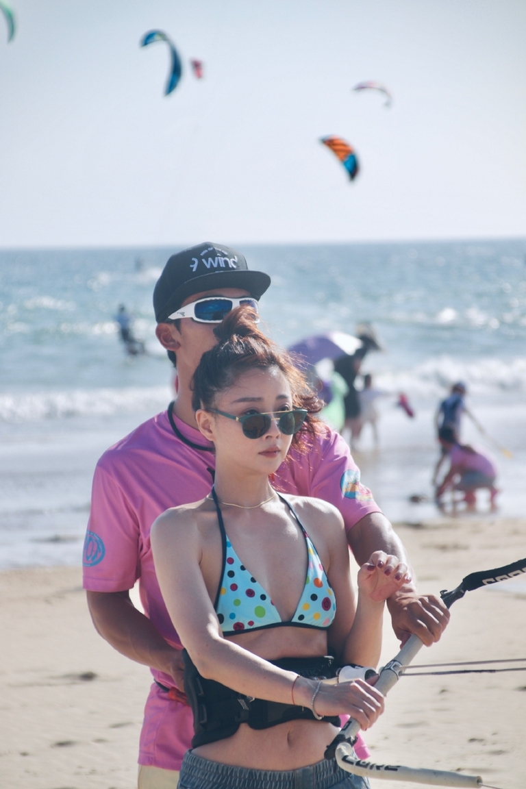 殷桃|42岁殷桃瘦出新高度！穿露脐装肋骨凸显，高1.66体重不过百身材绝绝子