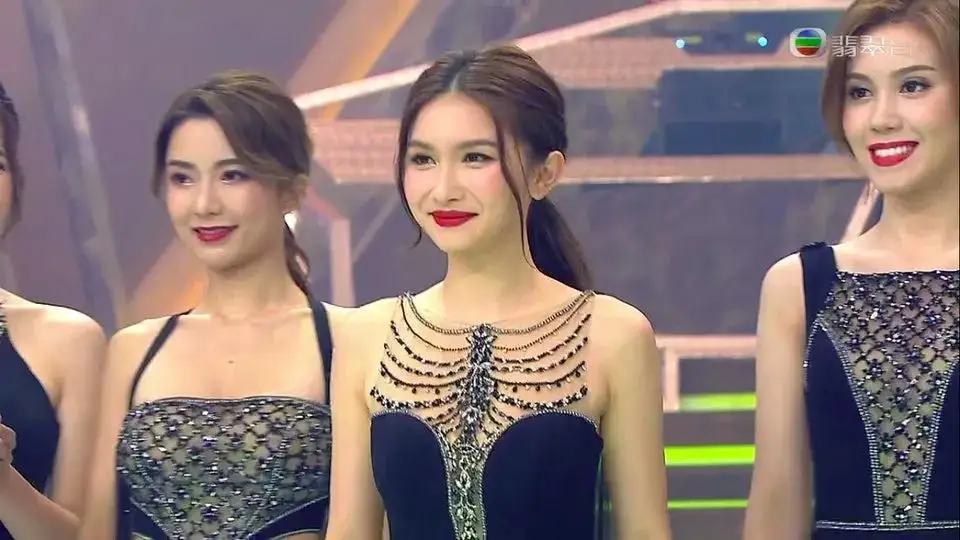 香港小姐|实拍2022香港小姐选美，全是牛鬼神蛇， 网友：都是吴勇的标准