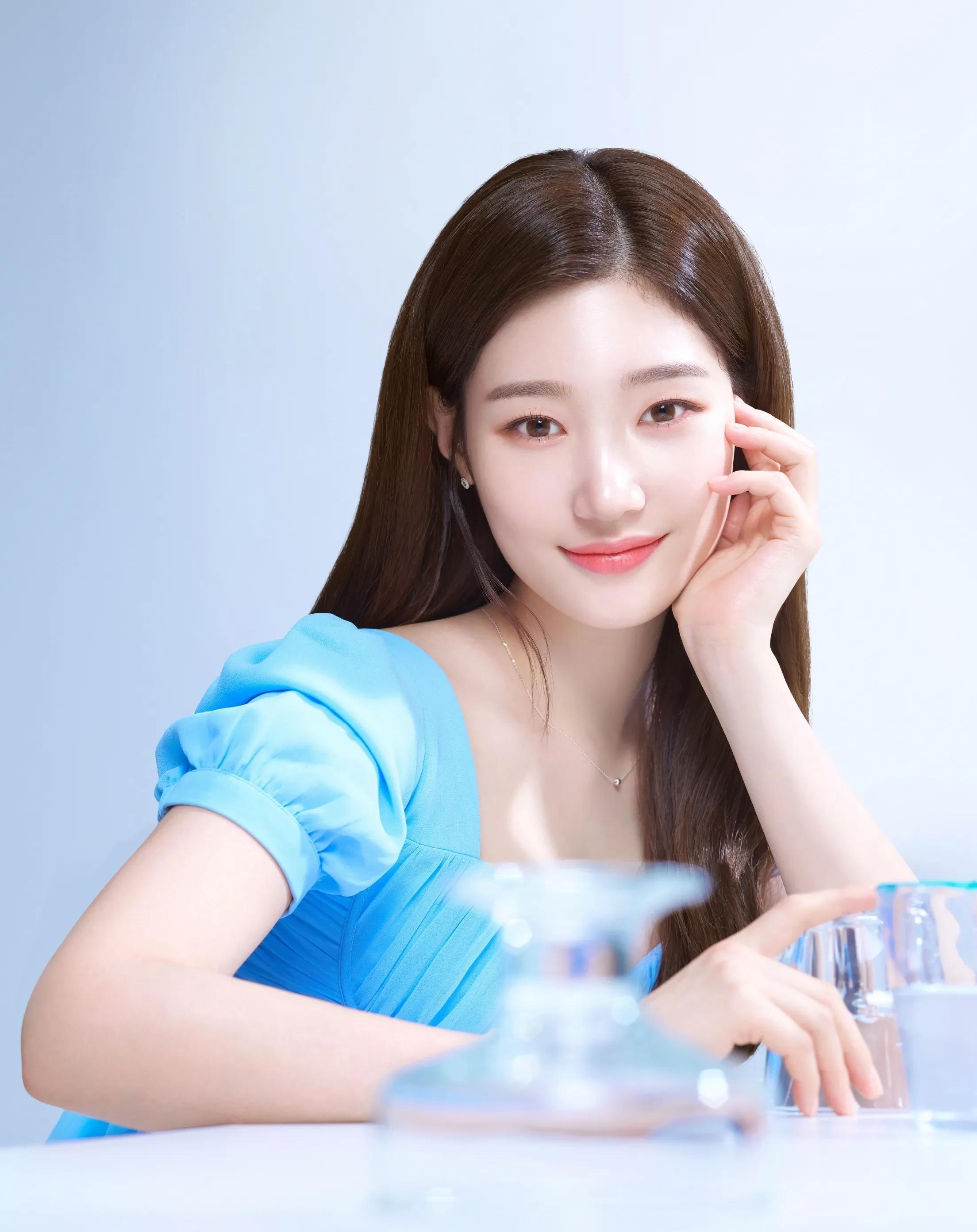 天生丽质|郑采妍，灵动唯美的柔情美女，天生丽质的少女范，太亮眼啦