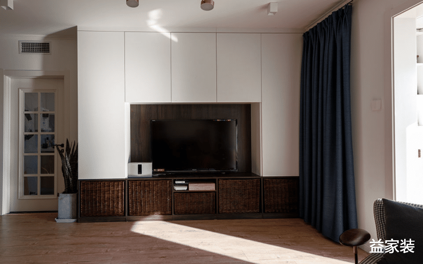 混搭风打造全新三居室，说是轻奢也不为过，还有小萌娃的游乐园